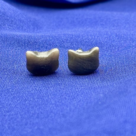 黒曜石 猫ピアス｜お守りオブシディアンのシンプル猫アクセサリー