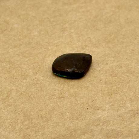 天然ボルダーオパール 3.2ct｜母岩付きダブレットルース