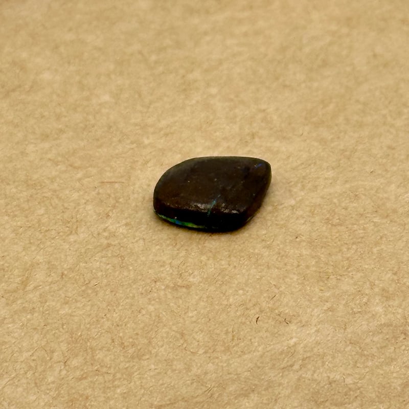 ブラックオパール　ダブレット 天然ボルダーオパール 3.2ct｜母岩付きダブレットルース | ジュエリー春日