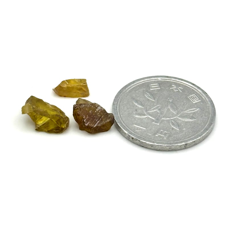 ① スフェーン原石セット｜3石 4.60ct | ジュエリー春日