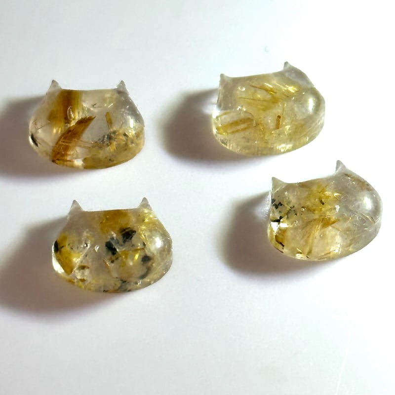 2732】じゃれ猫 チャーム オルゴナイト 天然石 ゴールド ルチル