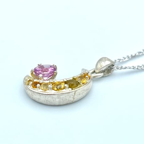 【1月誕生石】月と太陽のネックレス/マラヤガーネット