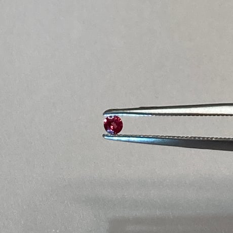 レッドスピネル 0.03ct