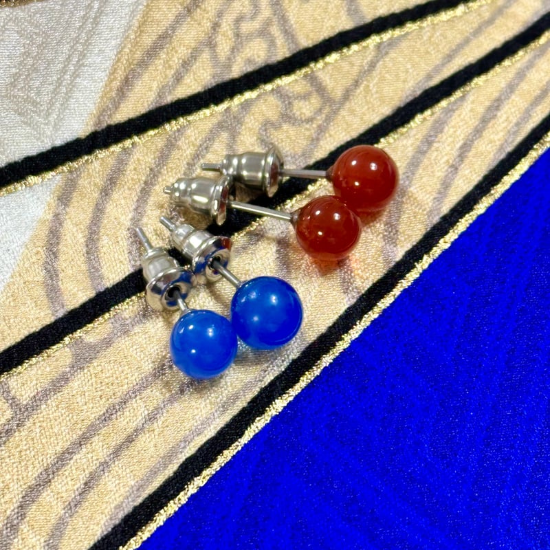 選べるアゲートピアス｜ブルー or レッドの天然石一粒ピアス