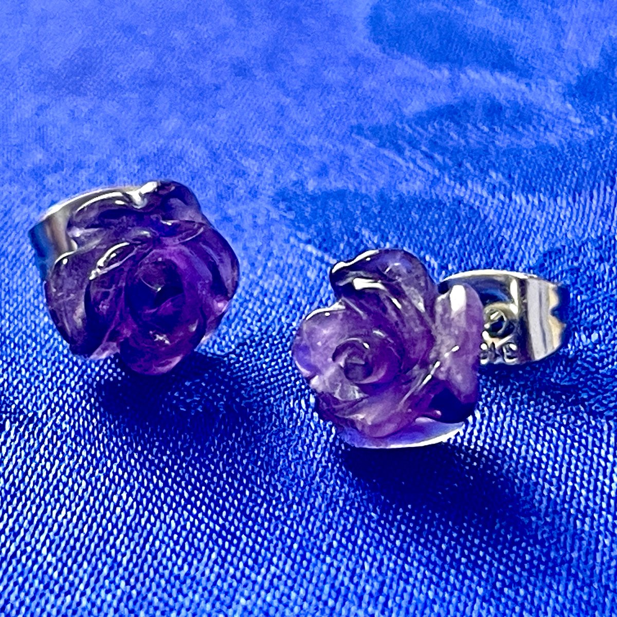 アレルギー対応】天然石薔薇彫刻 アメジストのピアス/サージカル