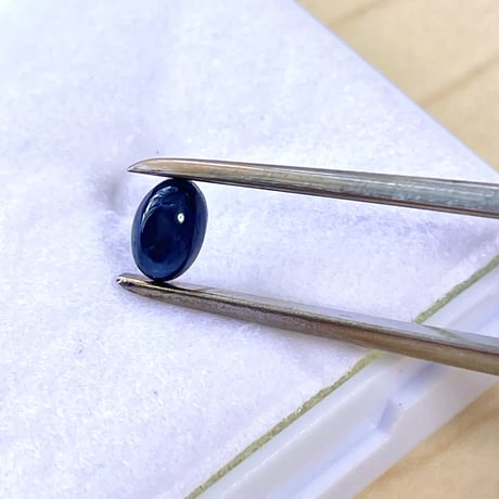 スターサファイア 0.92ct オーバル5×3mm カボション