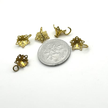 【真鍮製】花の石座ペンダントトップ空枠(5つセット）