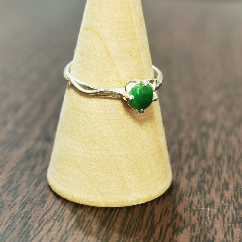 ねこ守りシリーズ】猫ちゃんリング｜天然石ヒスイ｜5月の誕生石