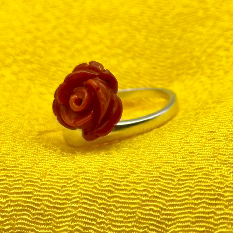 赤珊瑚 薔薇彫刻リング｜天然石×フリーサイズで咲く花ジュエリー