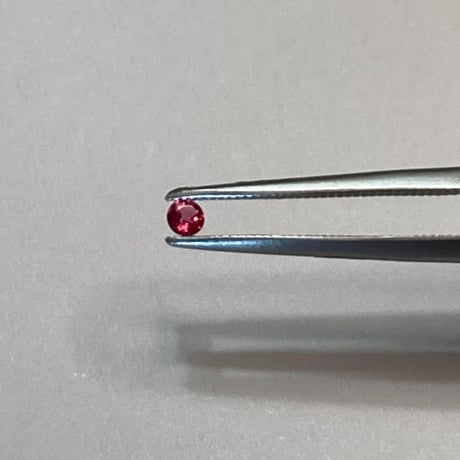 レッドスピネル 0.03ct