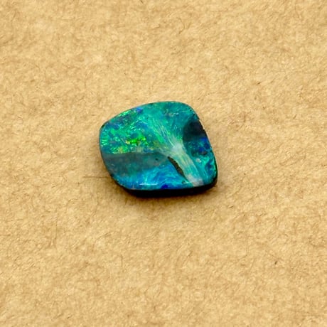 天然ボルダーオパール 3.2ct｜母岩付きダブレットルース