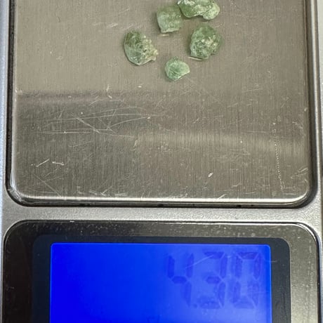 デマントイドガーネット4.3ct 原石未研磨セット