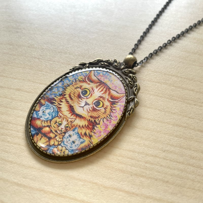 猫の画家ルイス・ウエインの猫の家族アンティーク調ネックレス