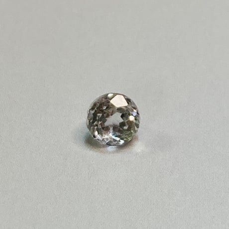 クンツァイト0.72ct ラウンド ブリリアンカット