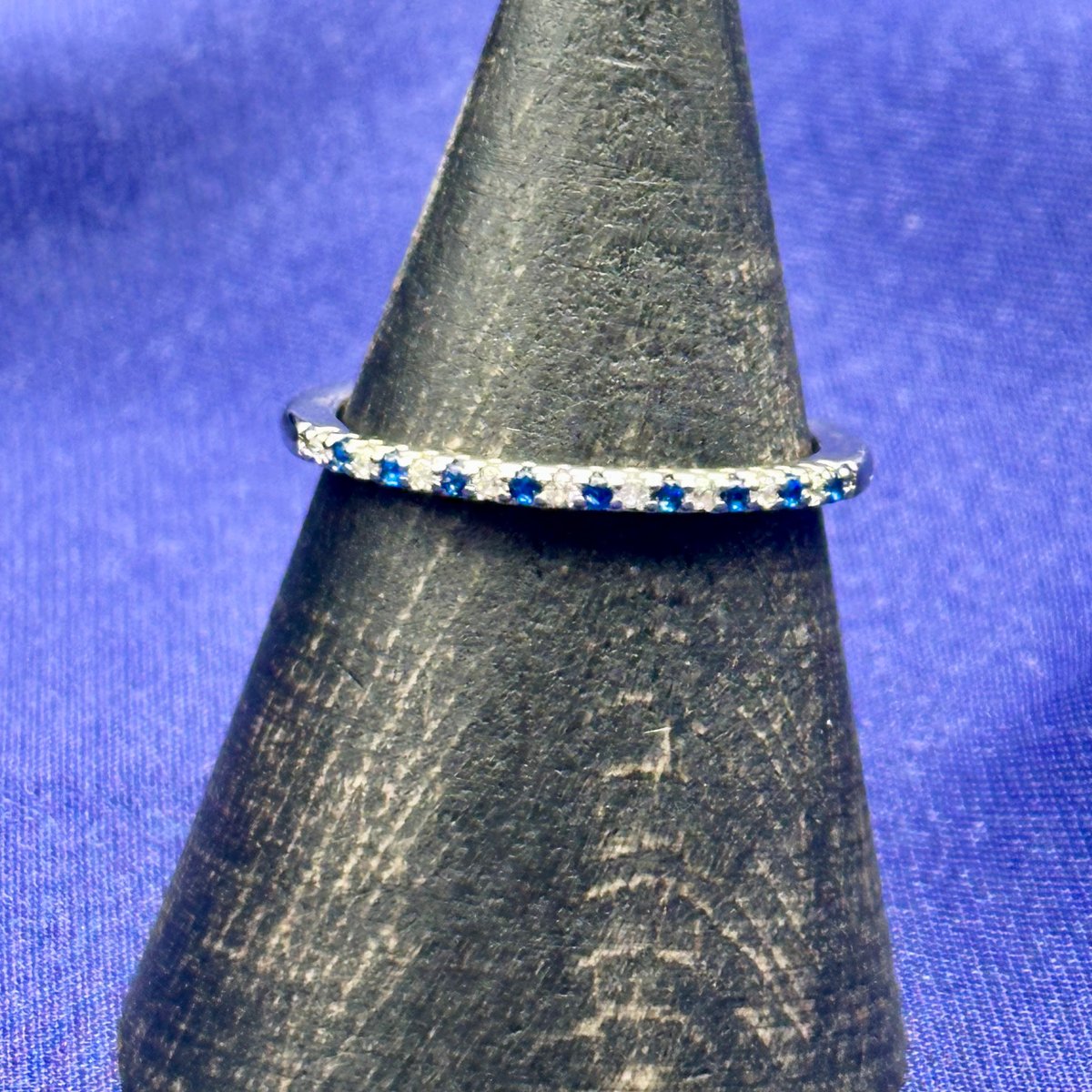 ブルーサファイア ハーフエタニティリング｜青の輝きが彩るシルバー925