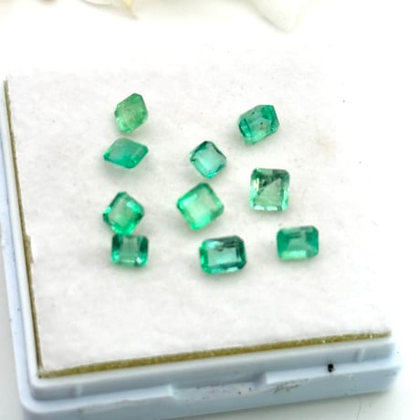 【5月誕生石】エメラルドルースセット｜10粒2.6ct