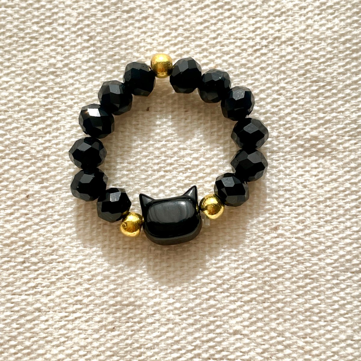 ★手作り★猫いっぱいブレスレット　ハチワレ　白猫　ビーズリング ☆手作り☆猫いっぱいブレスレット ハチワレ 白猫 ビーズリング