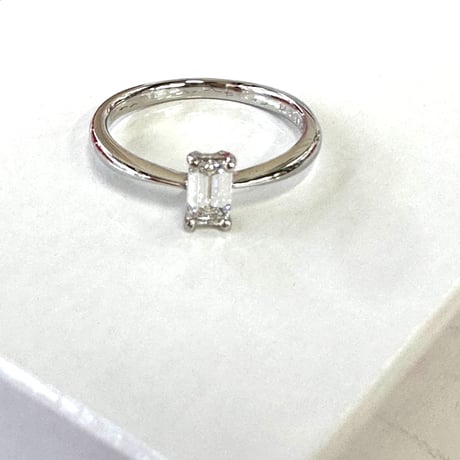【お客様オーダー品】エメラルドカットのダイヤモンドリング