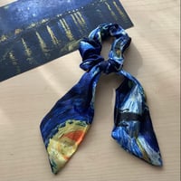 【大人のためのアート雑貨】ゴッホ《星月夜》のリボンシュシュ 髪飾り