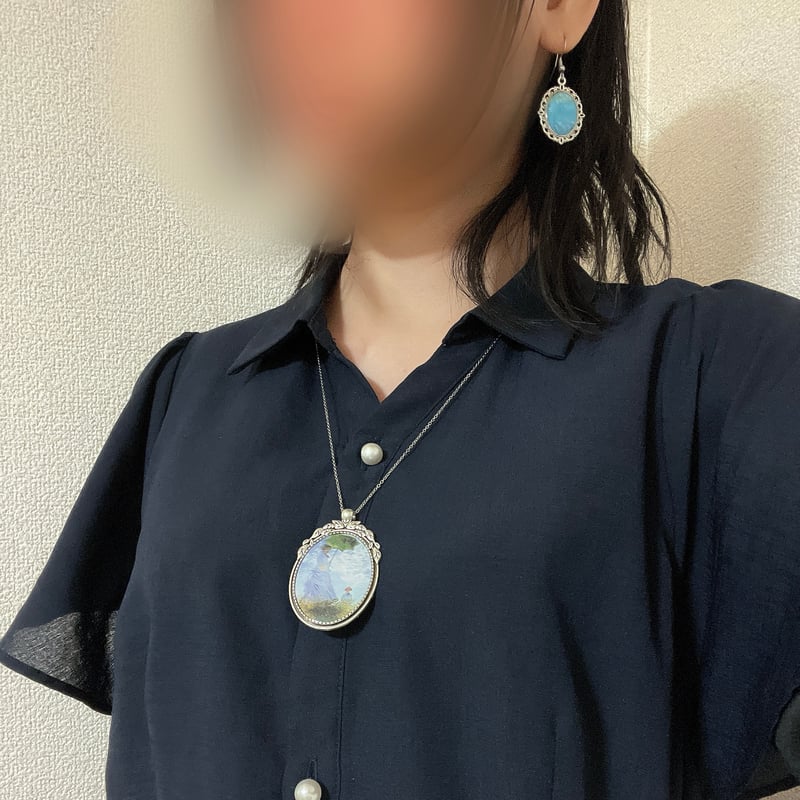 モネ「日傘をさす女性」/ アンティーク調ネックレス