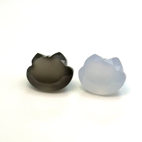 猫カット天然石ブルーカルセドニー｜3.06ct