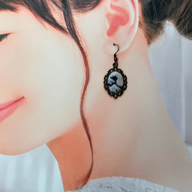 葛飾北斎《富嶽三十六景 神奈川沖浪裏》｜アンティーク調ピアス