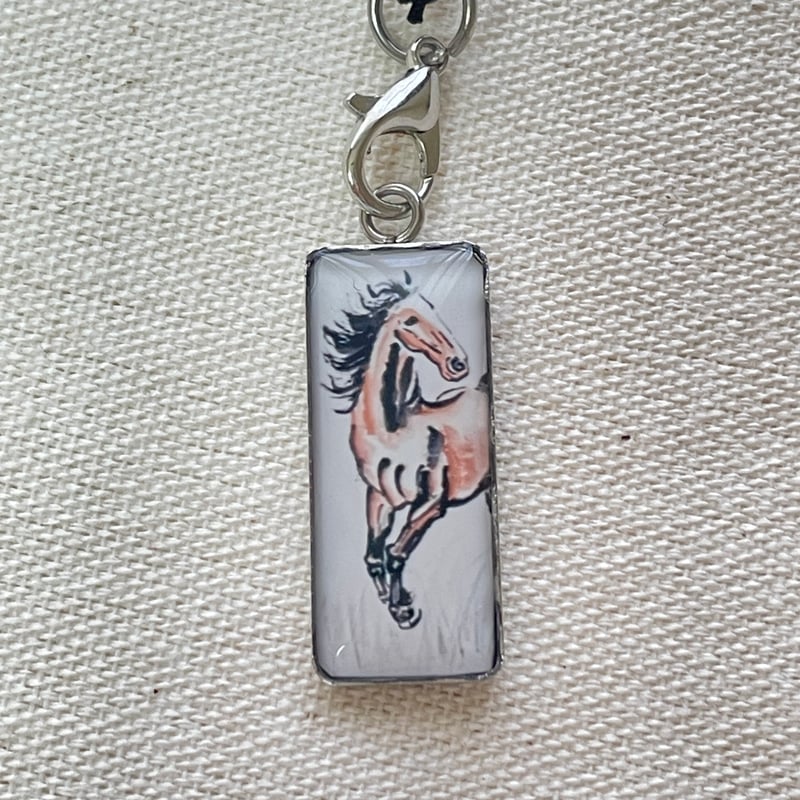 徐悲鴻《駿馬図》ストラップ｜午年・馬の推し活に | ジュエリー春日