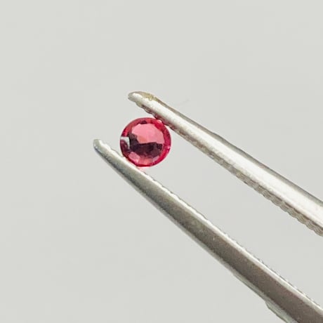 レッドスピネル 0.06ct