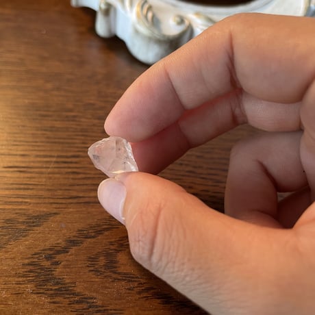 【原石クオーツ】幸せを運ぶ星入り水晶