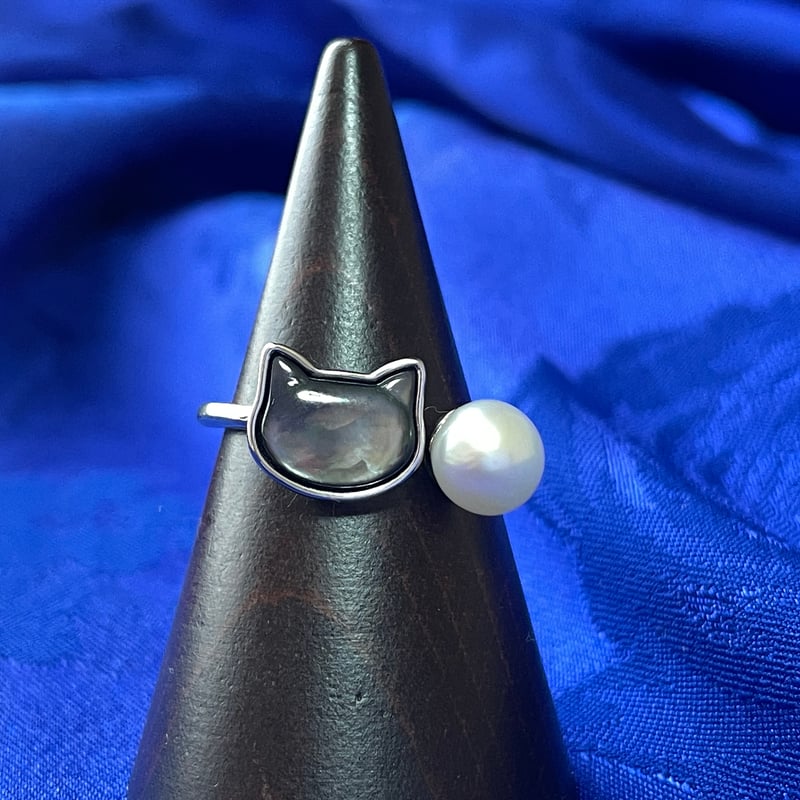 ねこ守りシリーズ】猫守りリング｜ブラックマザーオブパール×淡水真珠