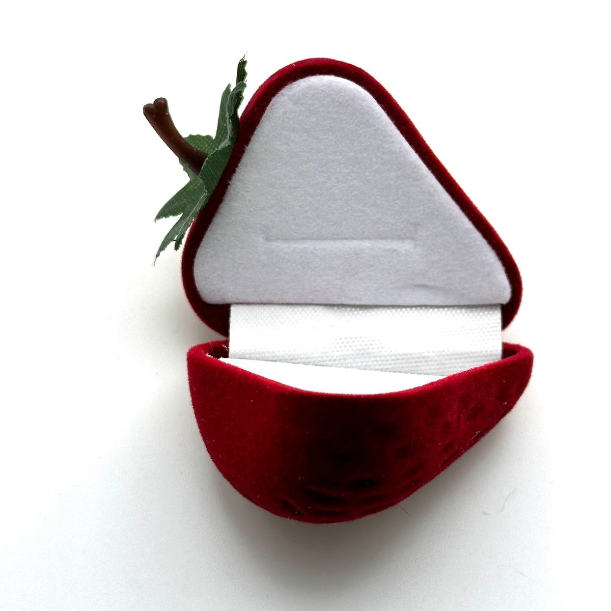 いちご型リングボックス｜ミニジュエリー収納ケース