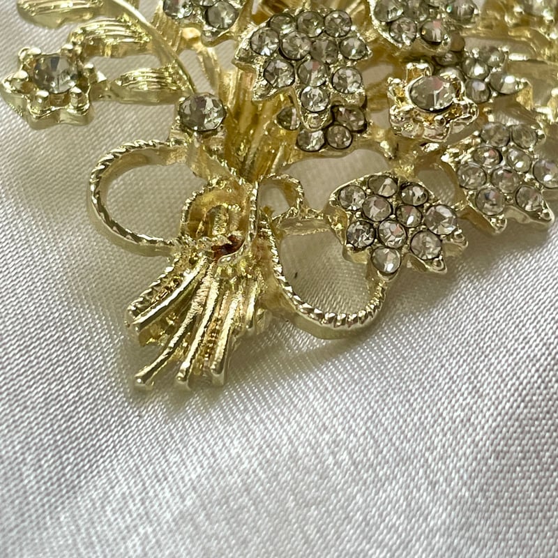 ゴールド花束ブローチ ラインストーン 上品 セレモニー