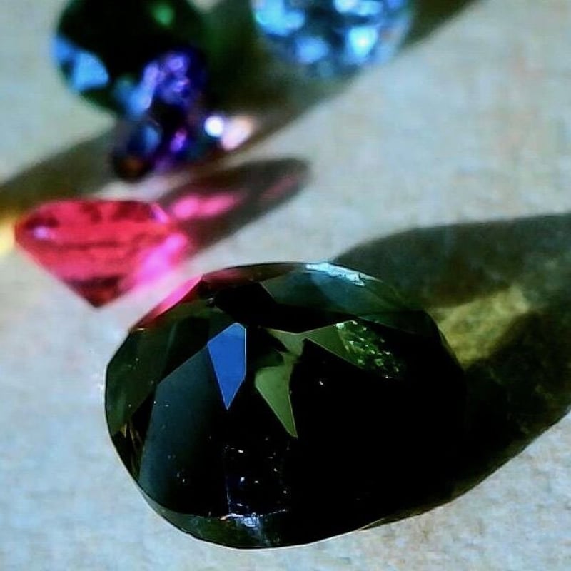 バイカラー グリーントルマリン 天然石ルース 0.33ct | ジュエリー春日