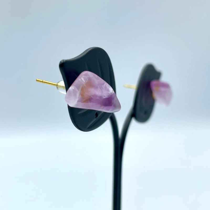 蛍光 フローライトの原石ピアス/ピンク | ジュエリー春日