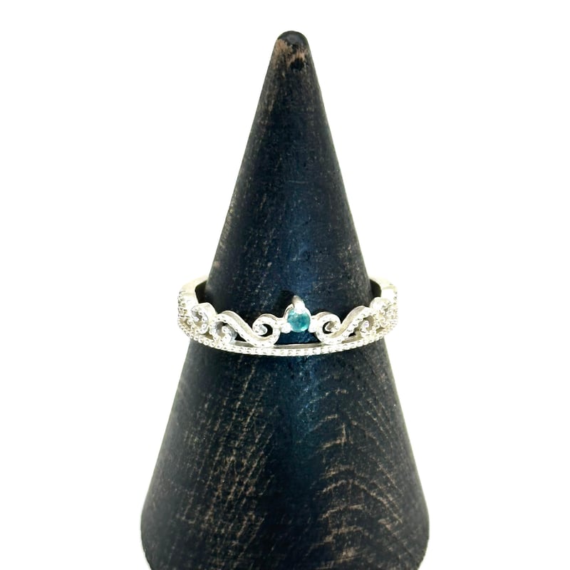 グランディディアライト プリンセスリング｜希少石がきらめく、繊細  