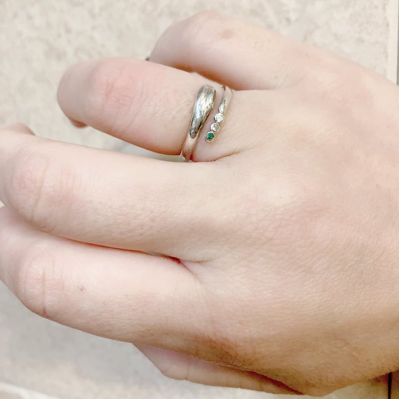 人気商品】エメラルド スネークリング/サイズフリー | ジュエリー春日 