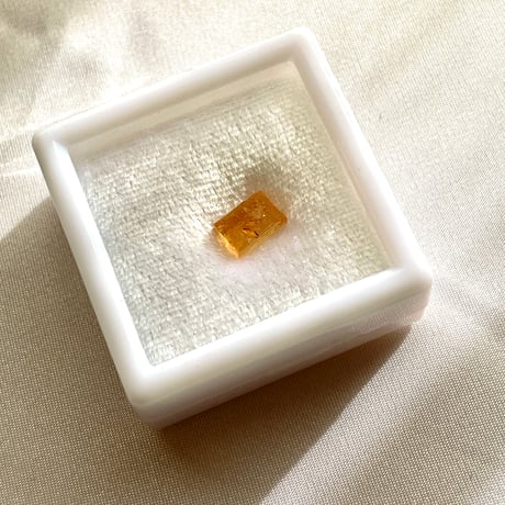 インペリアルトパーズ原石 約3.0ct