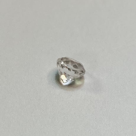 クンツァイト0.72ct ラウンド ブリリアンカット