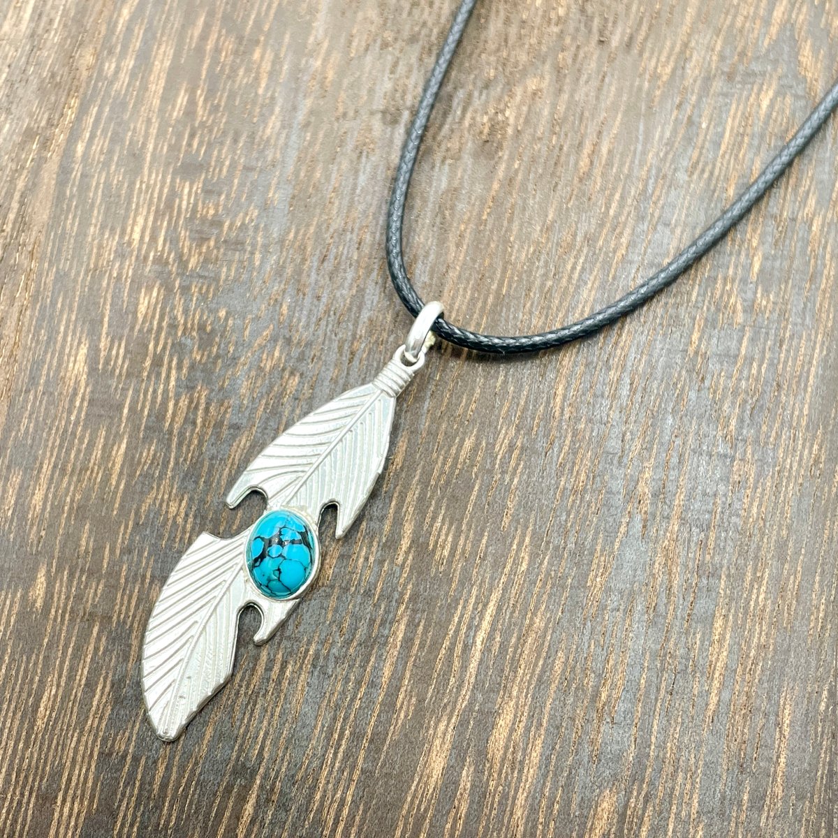 ユニセックス】ターコイズ フェザーネックレス/12月の誕生石