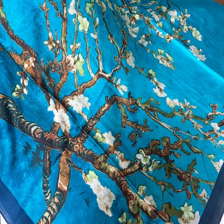 名画ショール｜ゴッホ《アーモンドの花》で彩るアートスカーフ