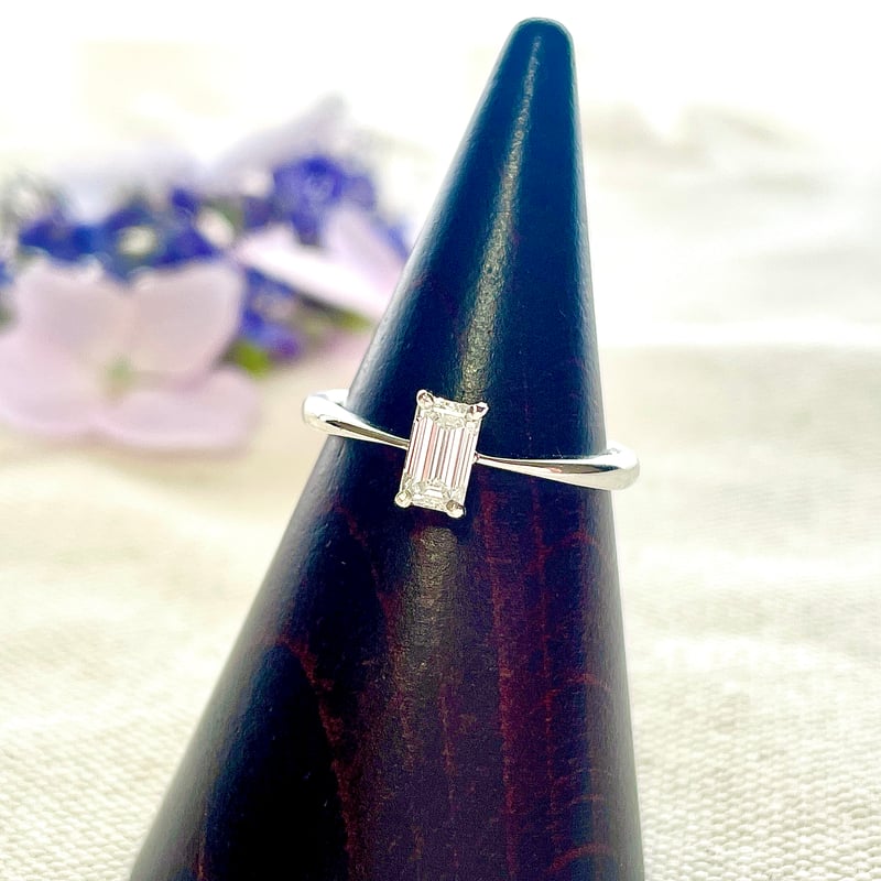 お客様オーダー品】エメラルドカットのダイヤモンドリング