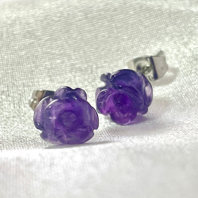アレルギー対応】天然石薔薇彫刻 アメジストのピアス/サージカル