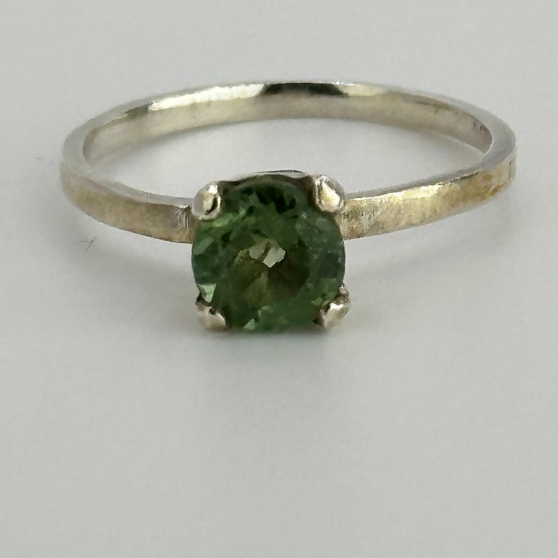 一粒 華奢リング/グリーンアパタイト0.77ct | ジュエリー春日