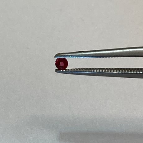 レッドスピネル 0.03ct