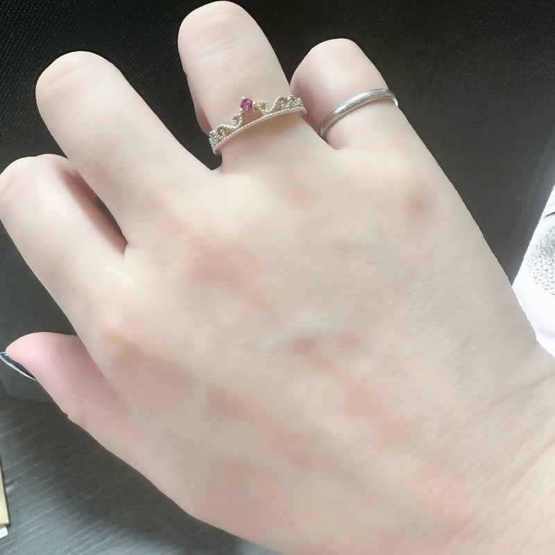 ルビーのプリンセスリング 繊細クラウンの魔法 | ジュエリー春日