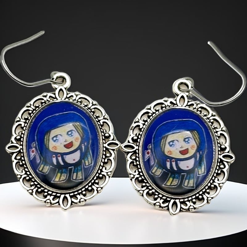 保守派の推し活に｜現代画家ザビちゃんコラボ《日本国旗 青ダルマ