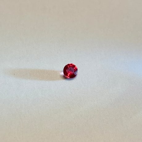 レッドスピネル 0.06ct