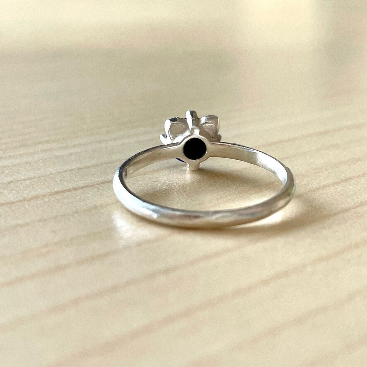 ねこ守りシリーズ】猫ちゃんリング｜天然石 ラピスラズリ | ジュエリー春日