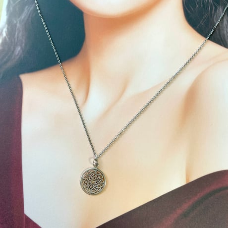 ケルトノットのペンダント ネックレス / シルバー925