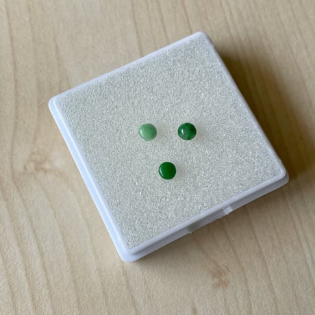 【メレサイズ】ヒスイ3石セット 天然石ルース ラウンド 約3.5mm カボション